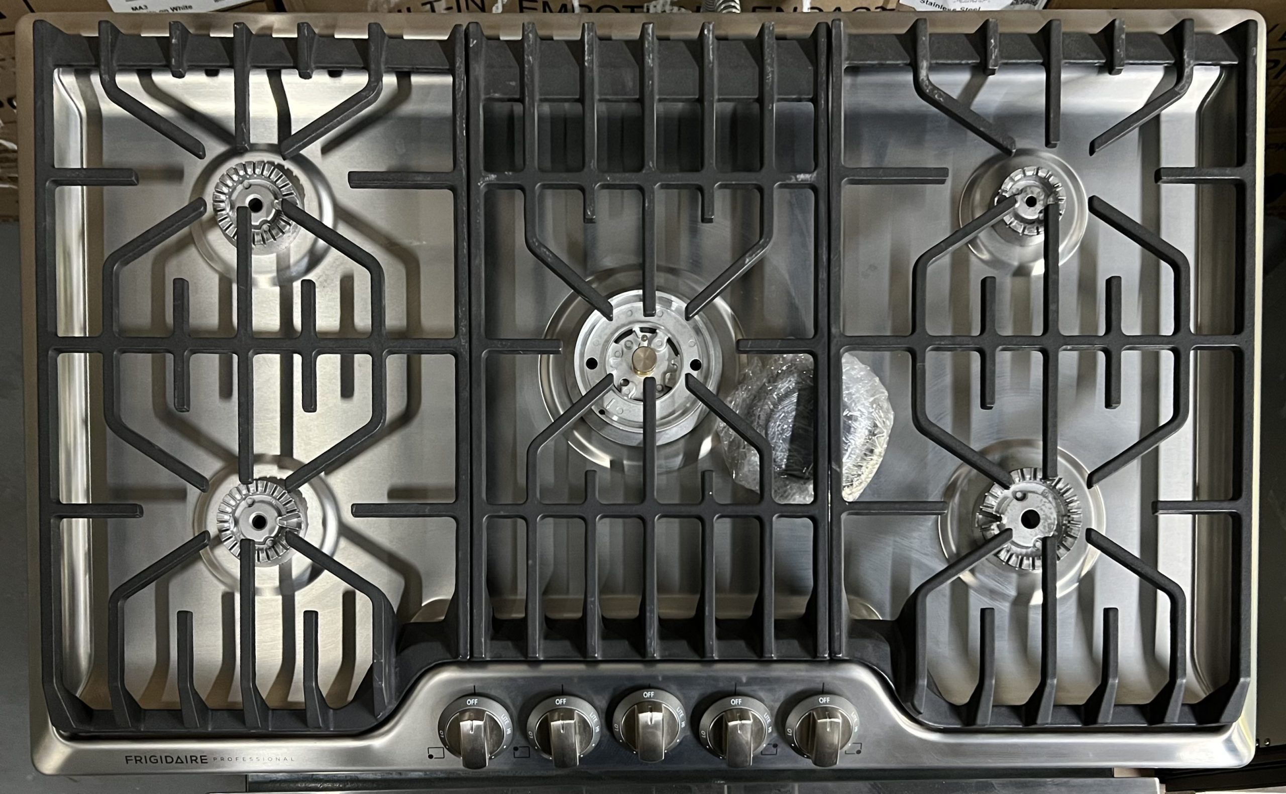 FRIGIDAIRE Cooktop FPGC3677RS 00740 .