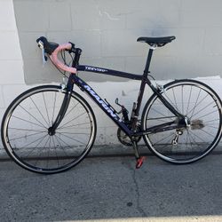 Road Bike 🚴‍♀️ Frame 54”. Tires 700C