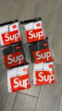 Supreme x Hanes crew socks