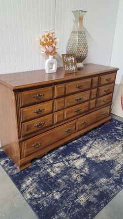 11 DRAWER DRESSER