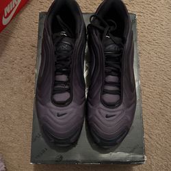 Women’s Air max 720 Size 9.5 $100
