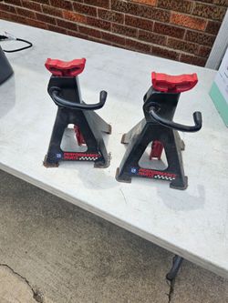 Jack stands