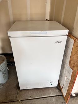 Arctic King 3.5 Cu Ft Chest Freezer