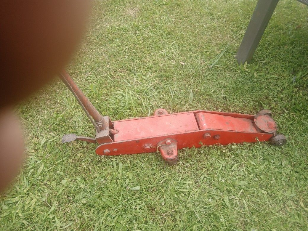 Old School Commercial Jack,Not Sure On Tons