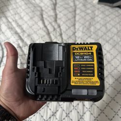 Cargador De 4 Dewalt