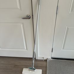 Free Squeeze-clean flat mop only , gray, 4 ¾x14 ½ "
