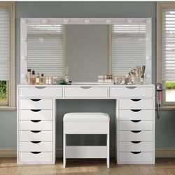 I’ll Sale Vanity Desk And With Mirror $250