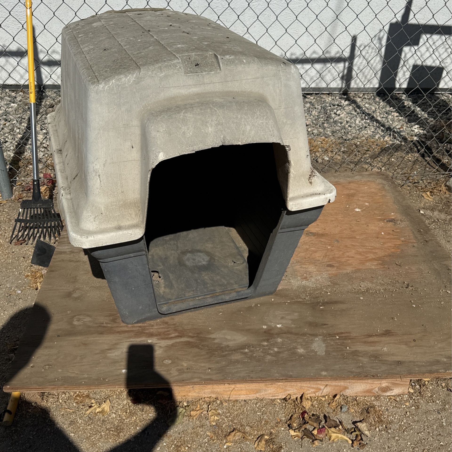 Plastic XL Dog House