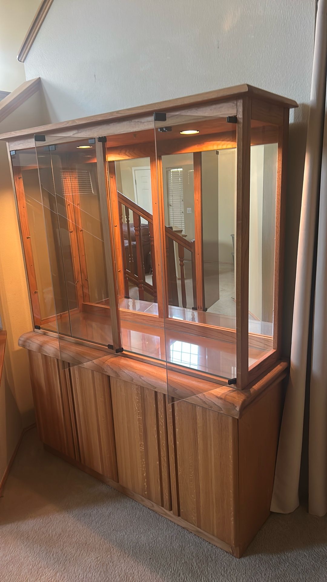 China Cabinet Or Hutch