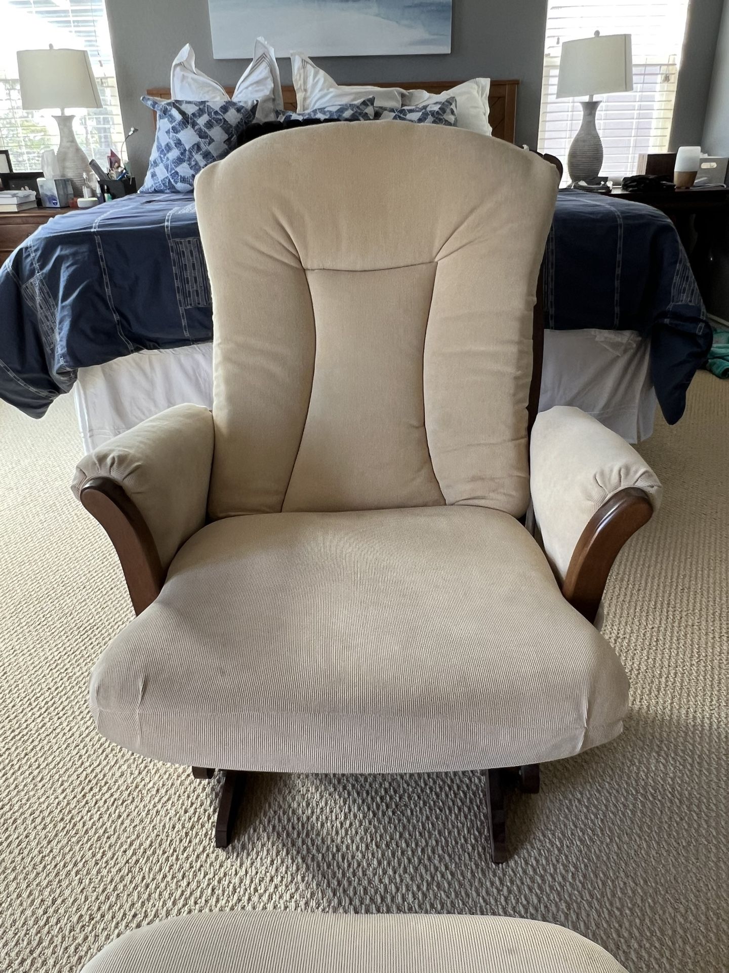 Dutailier empy grand glider
