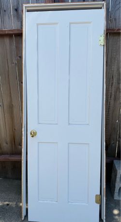 Smooth solid core prehung interior door