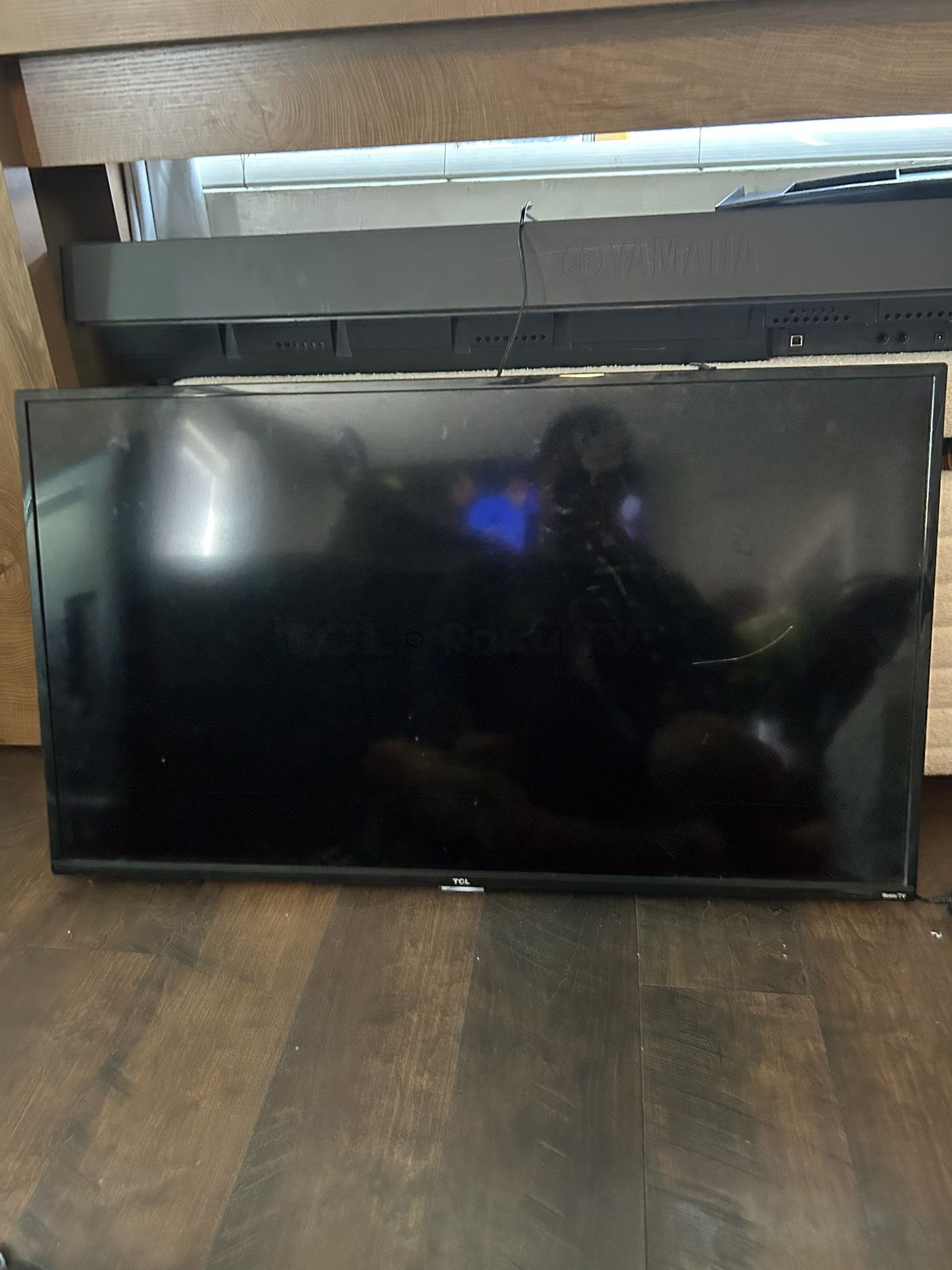 40” TCL Roku Smart TV 