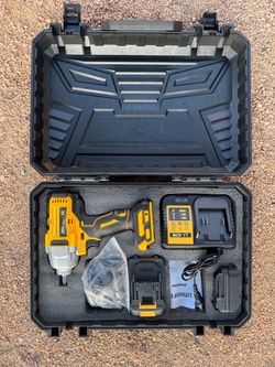1/2” Drive Impact Wrench Kit 900ft-lbs
