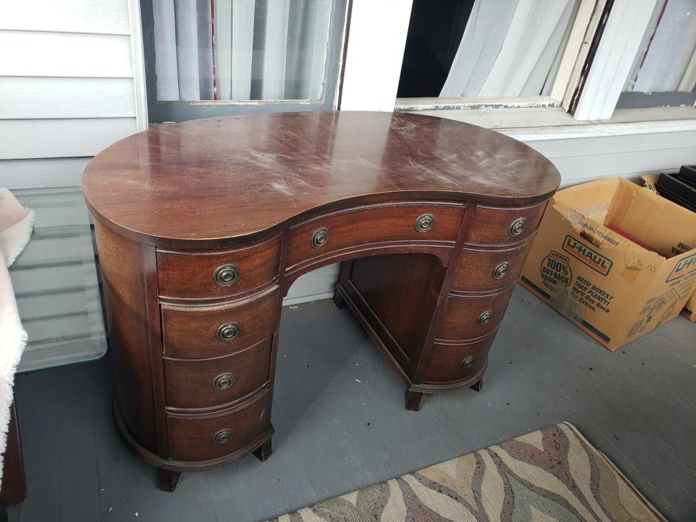 DESK - ANTIQUE - JAMESTOWN TABLE COMPANY