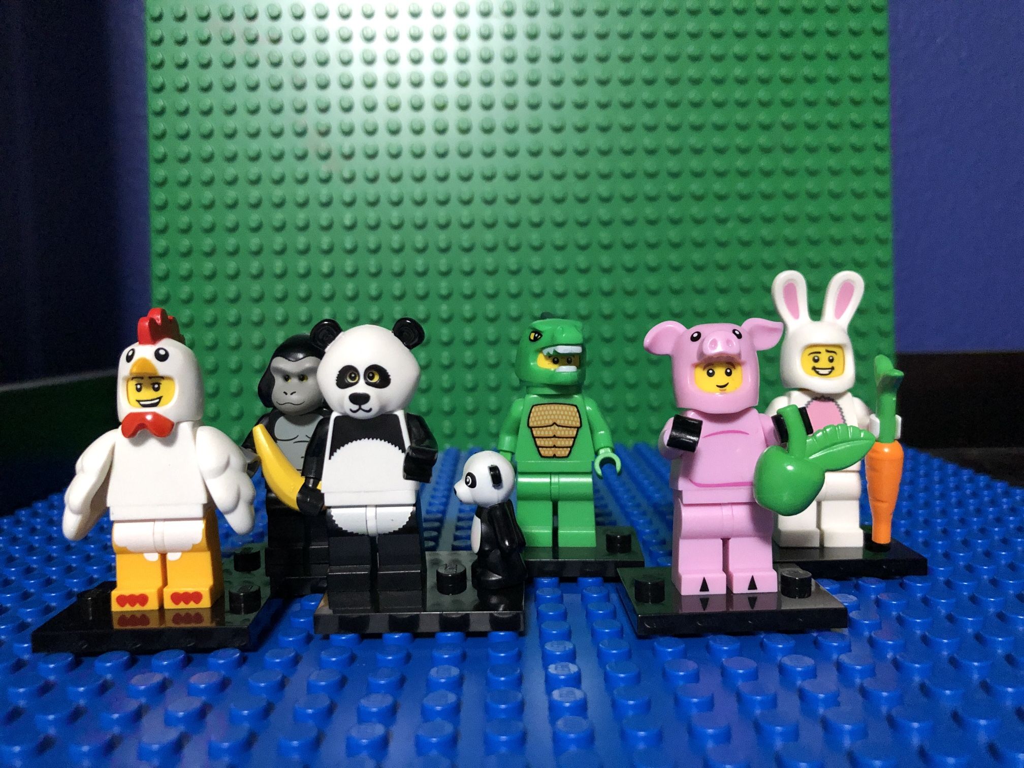 Lego Collectible Minifigures: Characters In Costume Suits- Chicken, Gorilla, Panda, Alligator, Bunny, 0ig