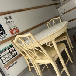 Dining/kitchen Table & Chairs