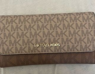 Michael Kors Signature Logo Trifold Wallet