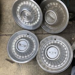 Cadillac hub caps