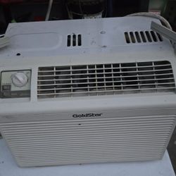 Goldstar Window Cold A/c Unit 5000 Btu. 