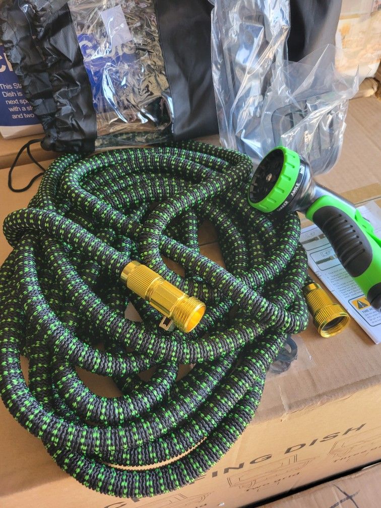 100 Feet Garden Water Hose with Spray Nozzle New