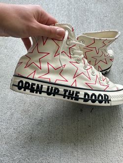 Billie Eilish x Converse Limited Edition – Size 8 ⭐️