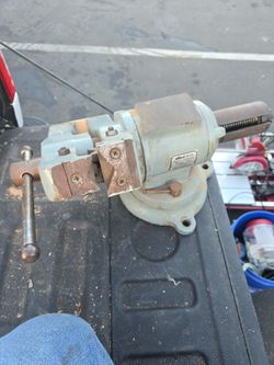 Multi purpose vise