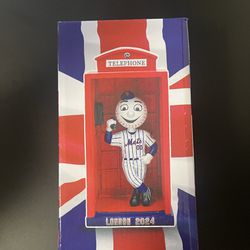 Mr Met London Phone Booth