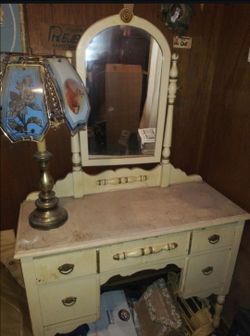 Vanity/Desk/Dresser
