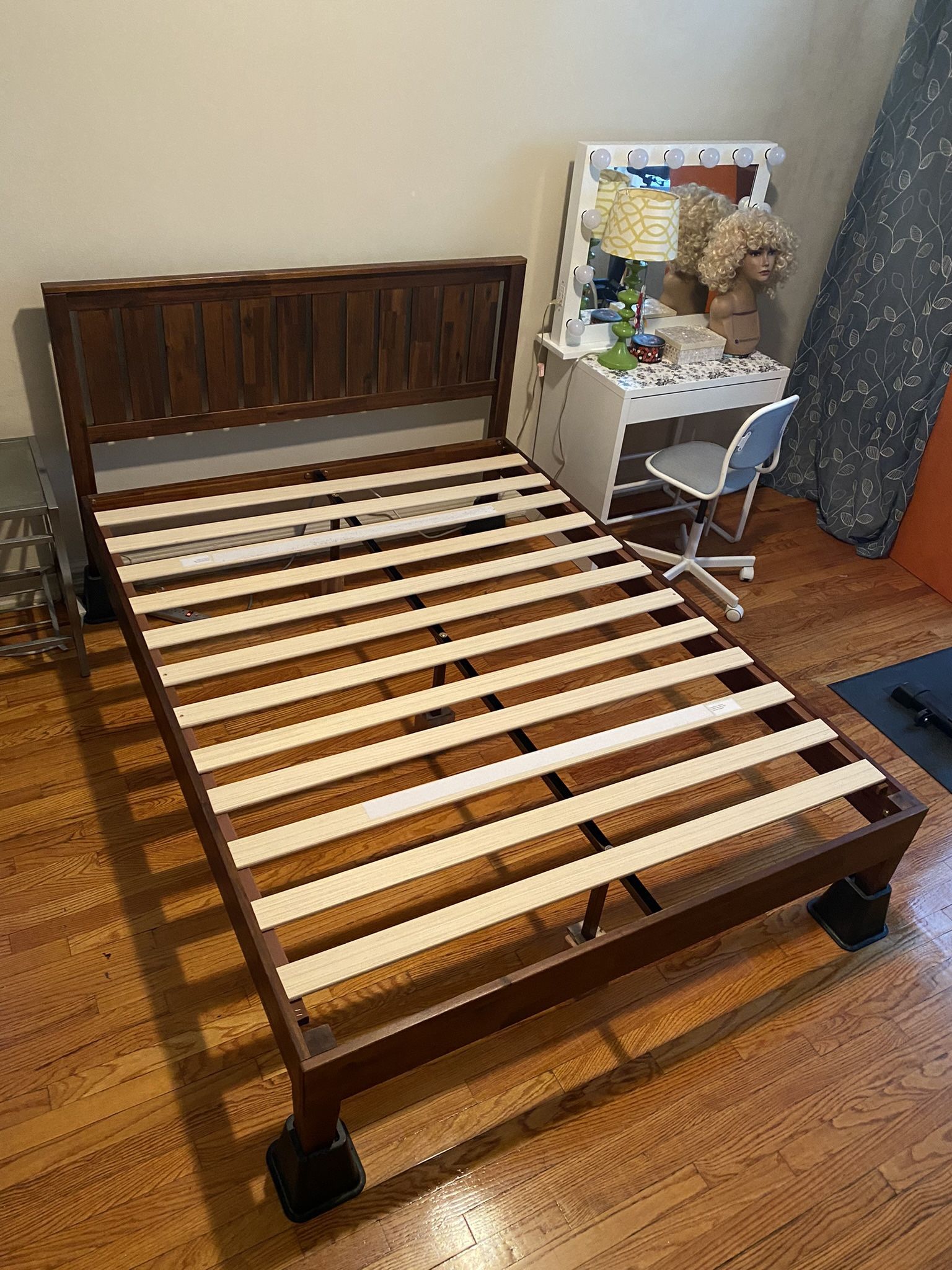 Vivek wood 2024 platform bed frame