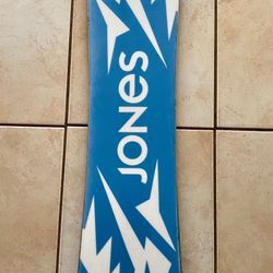 Snowboard with bindings
