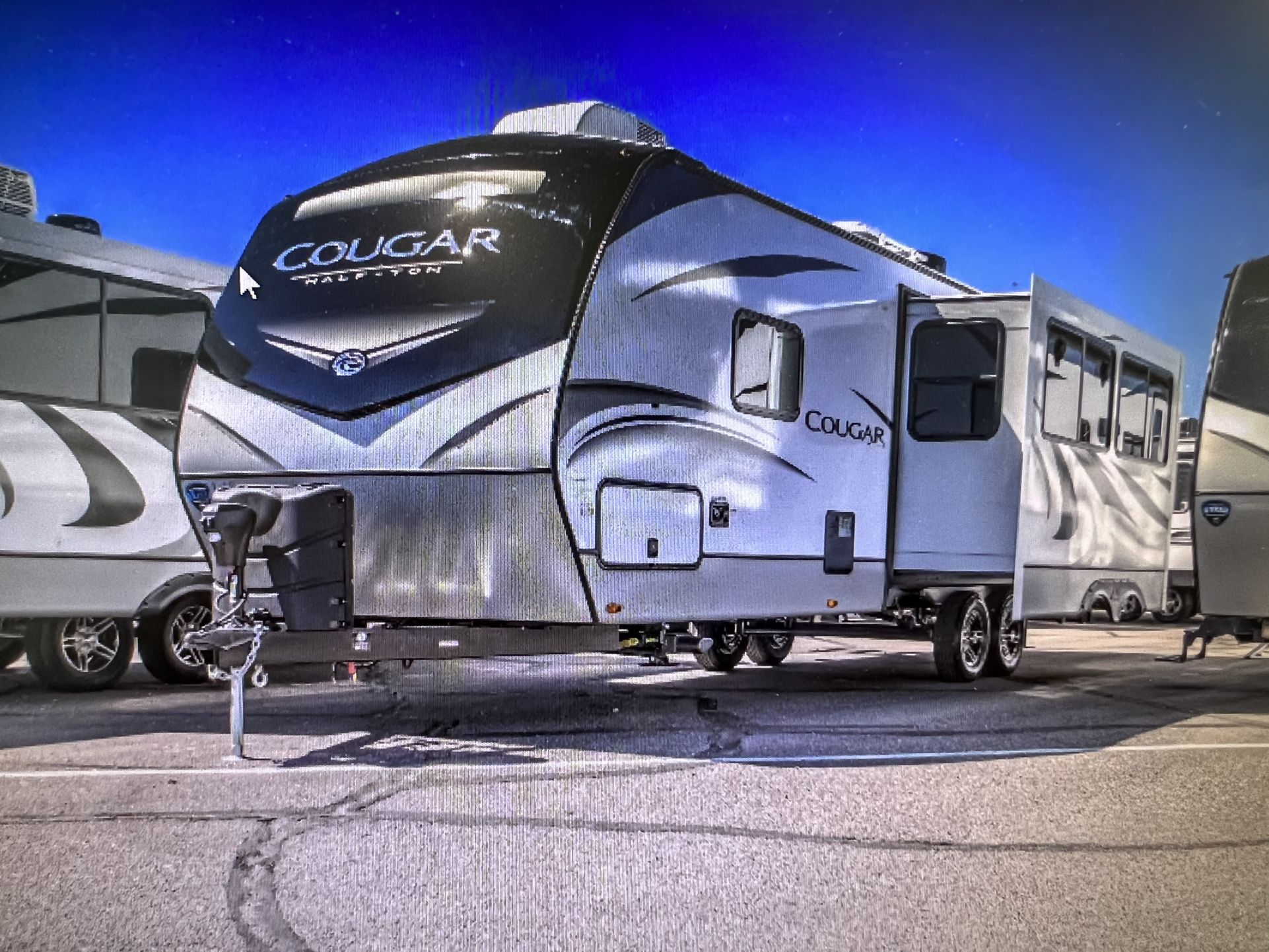 2022 COUGAR 29 Ft, (BHSWE)