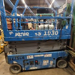 Genie GS1930  Scissor Lift With Good Batteries