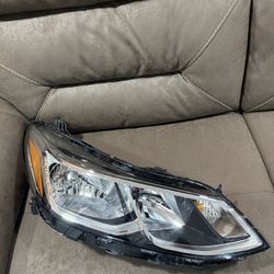 2017 Chevrolet Cruze LT Passenger Side Headlight - Brand New