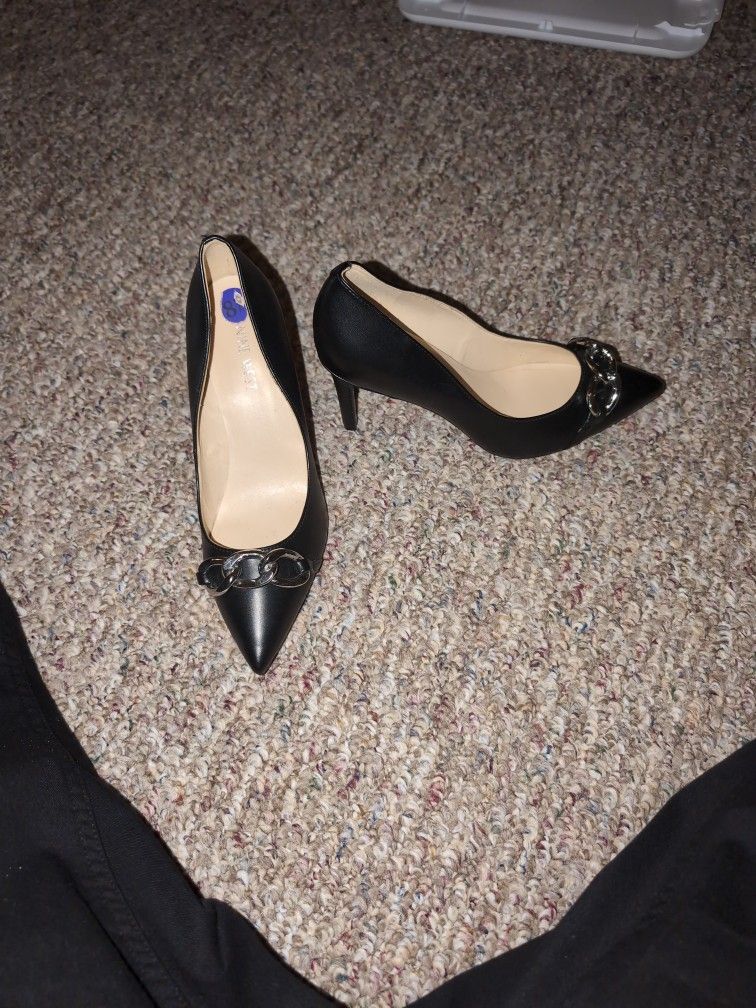 Nine West Black Pointed Toe Heels 8.5