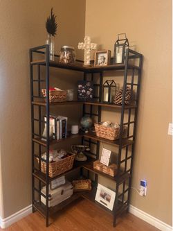 Corner shelf