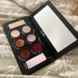 SUVA BEAUTY PROTÉGÉ Eyeshadow Palette makeup