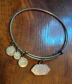 Alex and Ani Third Eye Chakra Dangle Charm Adjustable Wire Bangle Bracelet Gold