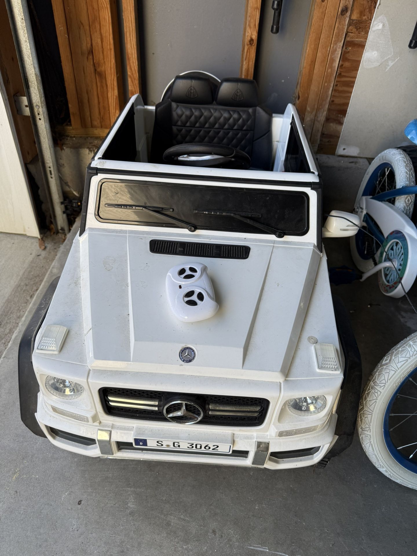 Mercedes Ride On Car