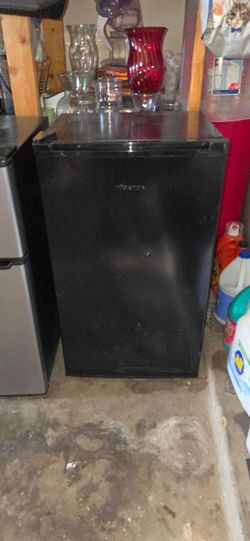 Mini fridge