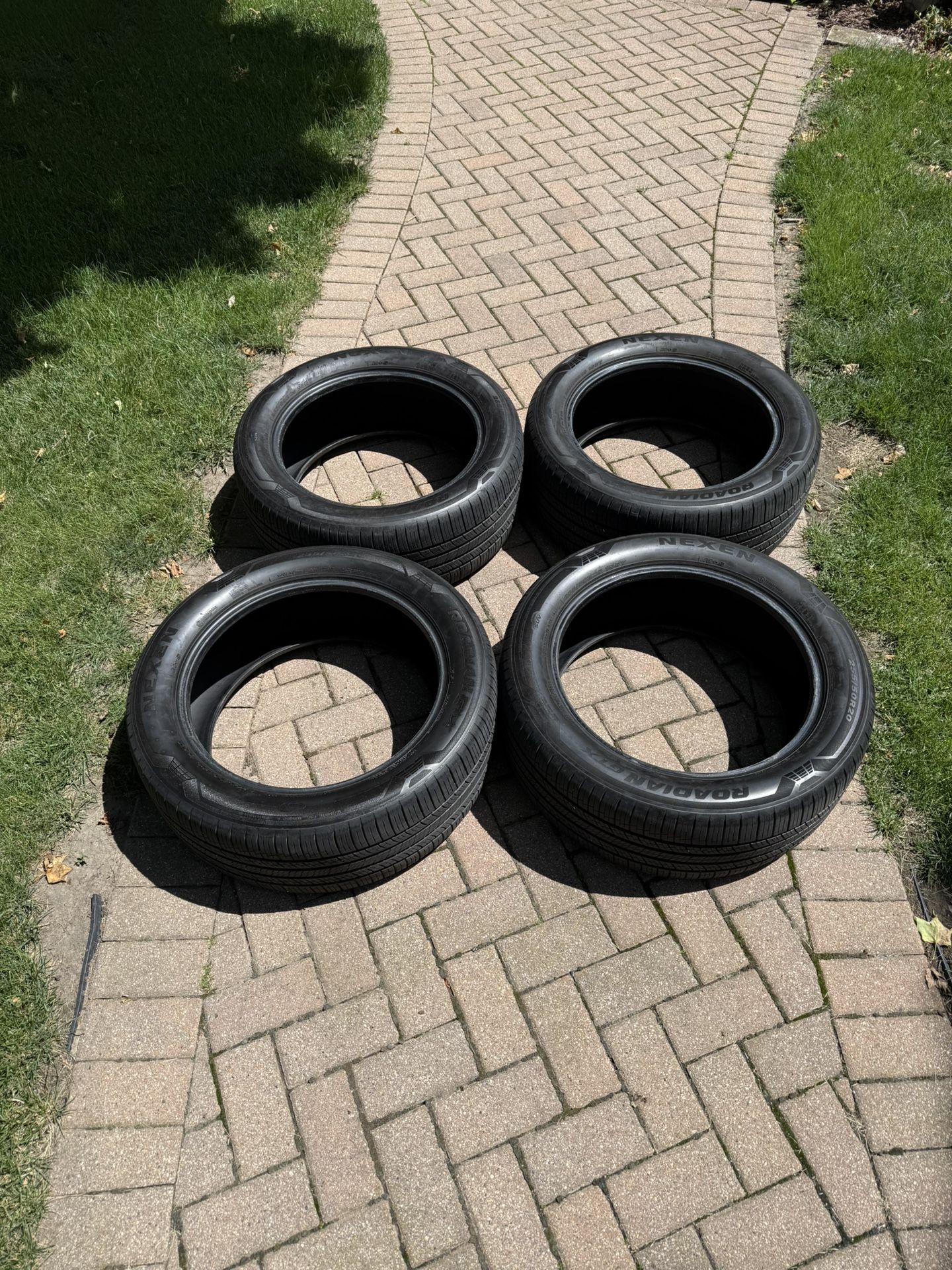 Nexen Roadian GTX 255/50R20 Tire Set