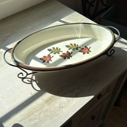 International Silver Company Oval Pie Plate With Leaf Design Includes Stand