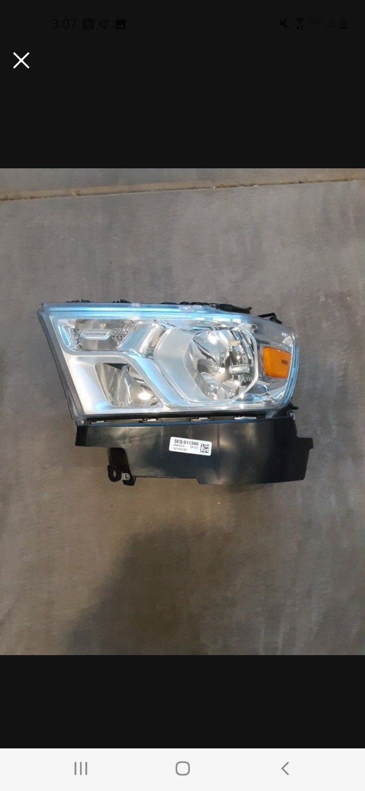 2019 Ram 1500 Front Left Headlight