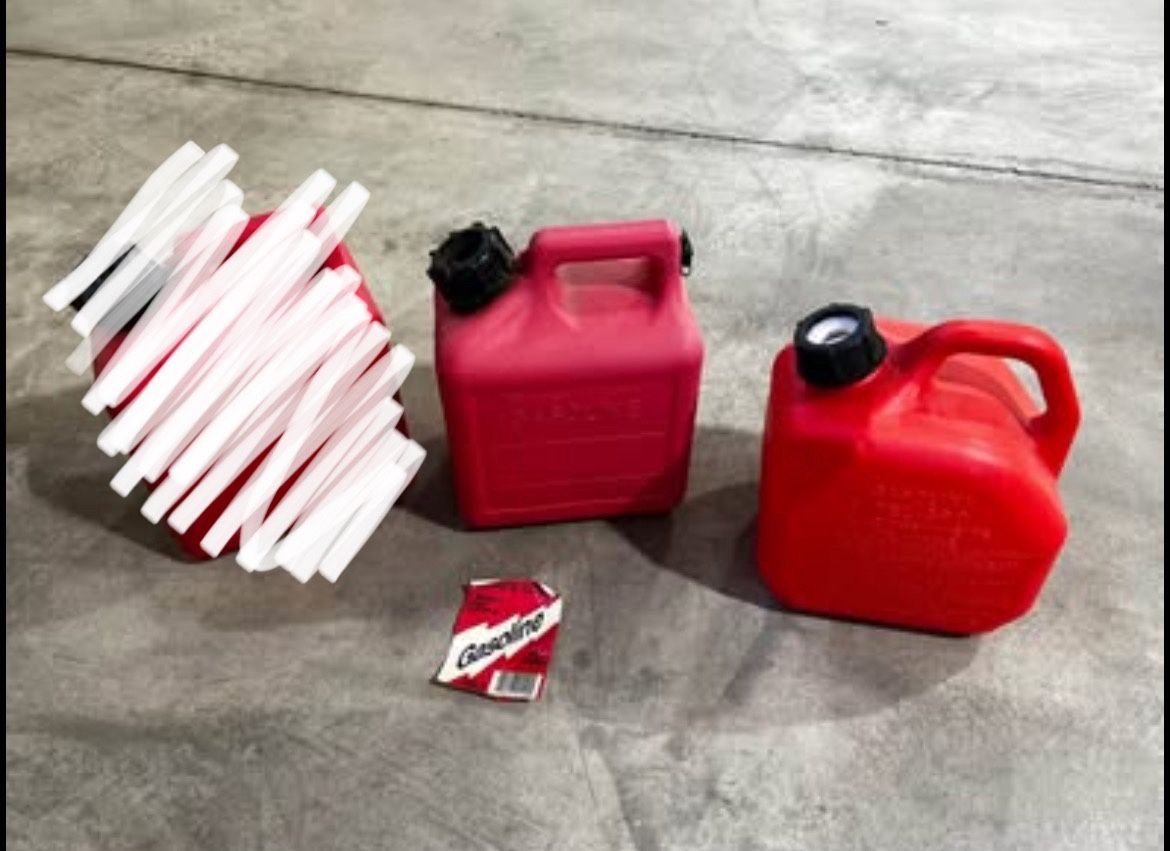 1 Gallon Gas Cans (x2) Empty