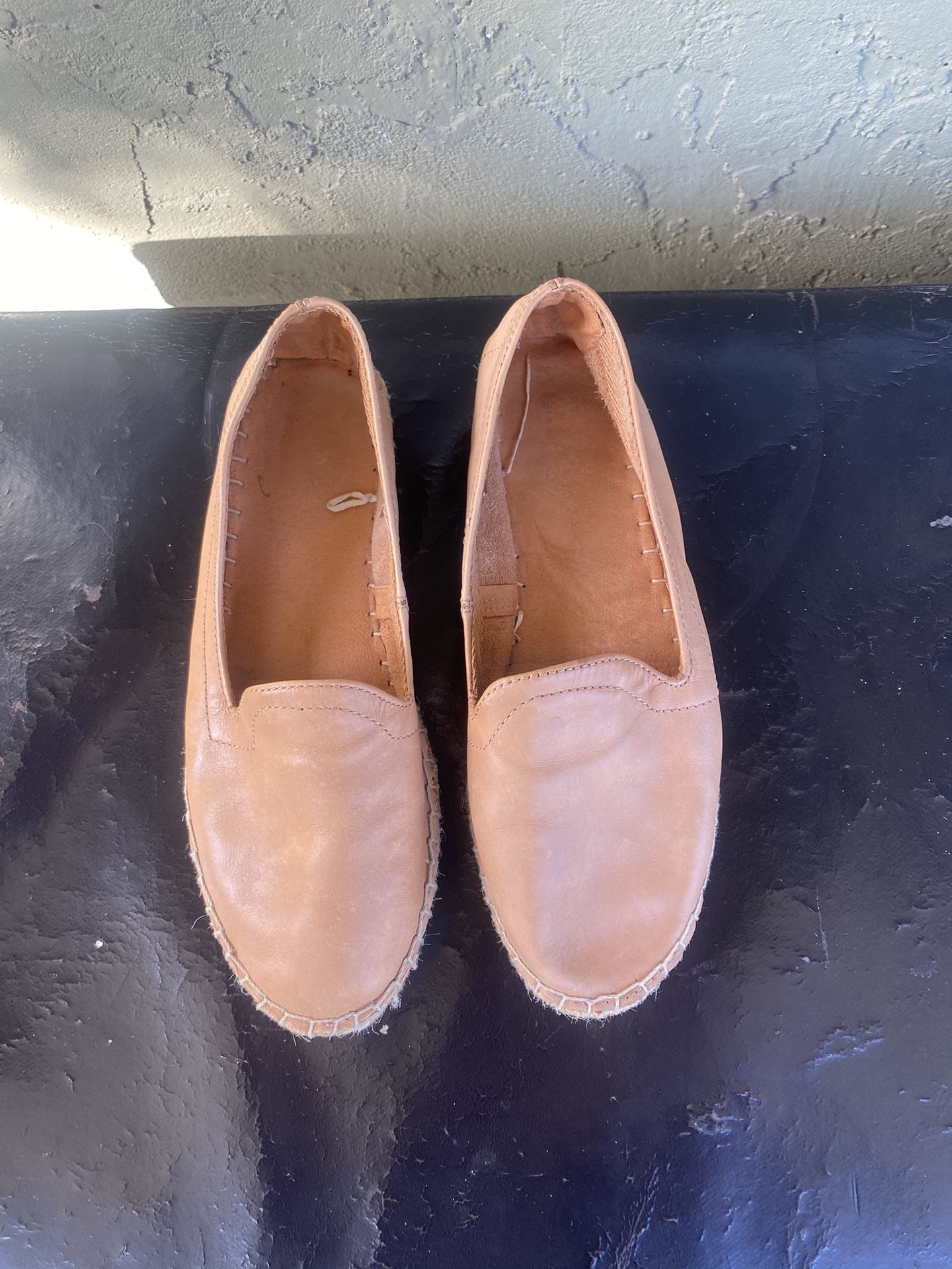 Like New Gap Brand Flats Size Euro 40.5 USA Size9 $$30