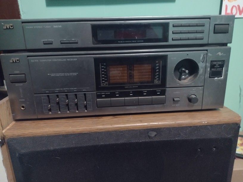 Stereo Receiver And Tuner With 2 JVC House Speakers