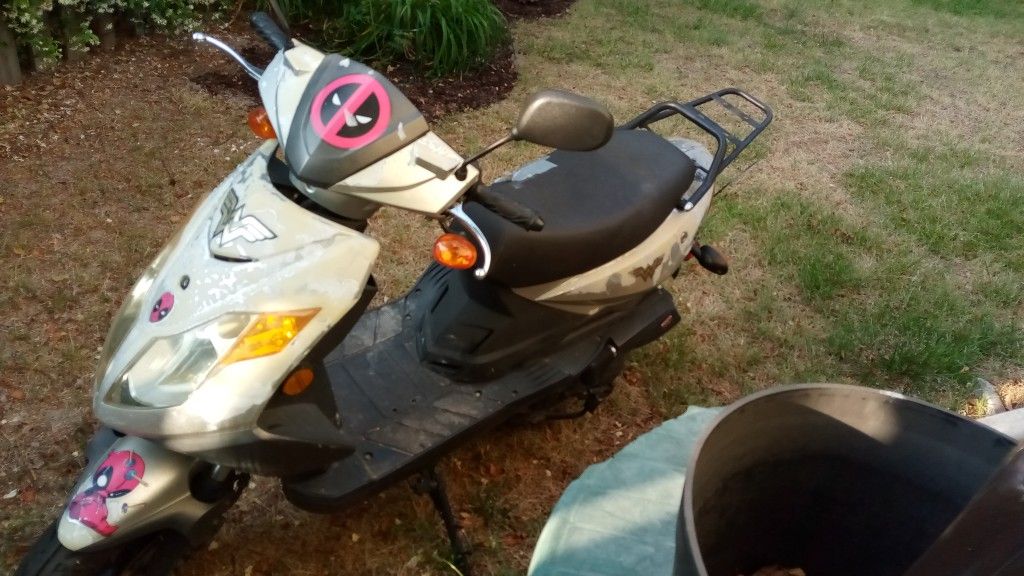 Photo 2017 Wolf Scooter