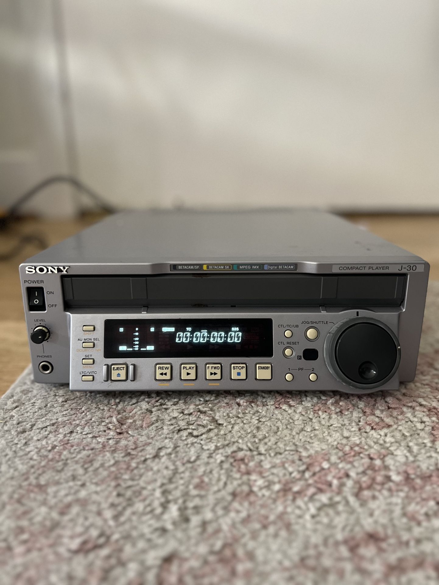 Sony Betacam J30 Compact Player NTSC PAL Digital Betacam /SP. Working perfect.