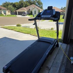 Proform Incline 12 Treadmill Works Excellent 