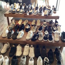 Nike Adidas Reebok Ugg Converse Vans Sketcher Everything Must Go 50 To 70% Off store closing