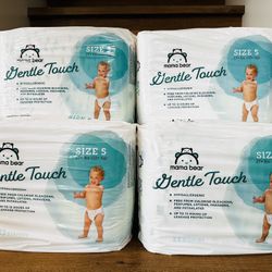 Mama Bear Size 5 Diapers 